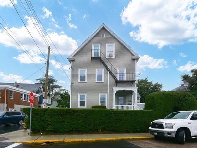 33 Middleton Ave #2