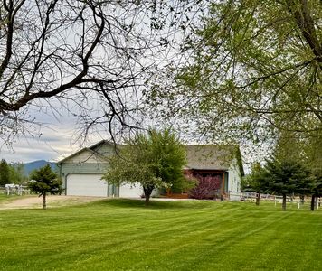 5383 Grand Vista Dr