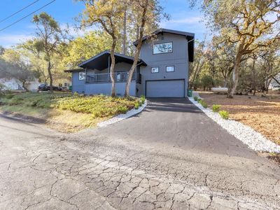 18499 Fair Oaks Dr