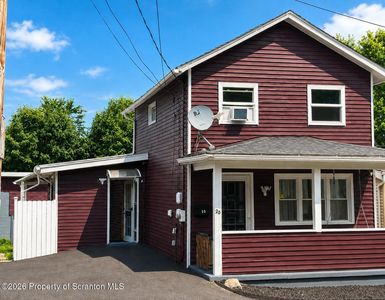25 Howard St