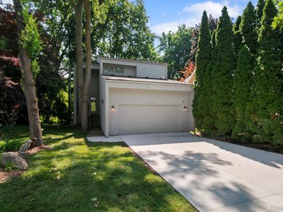 5775 Eastman Blvd