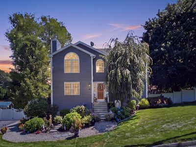 Property at 10 Fairfield Dr, Dudley, MA