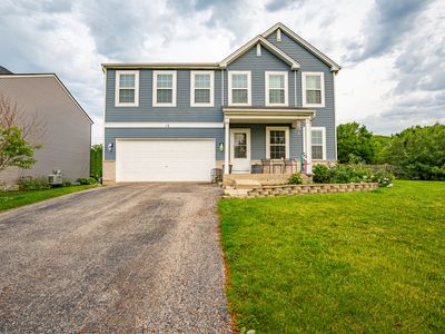 12 E Meadow Dr