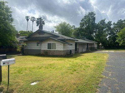 5952 Shirley Ave