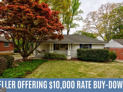 852 Frances Dr SE