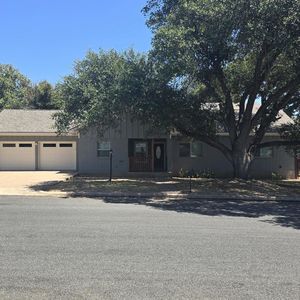 204 Crestwood Dr