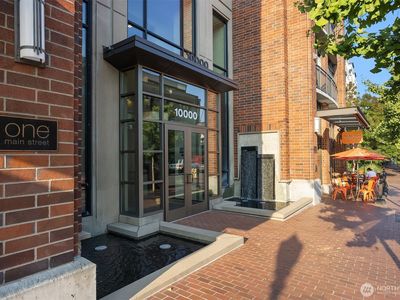 10000 Main Street #306