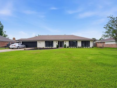 908 Henrietta Ln