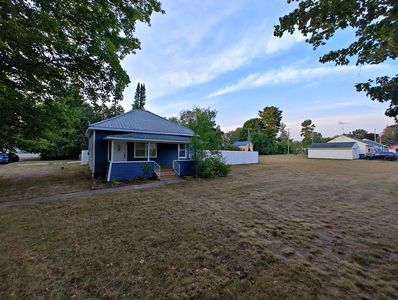 301 E Angel Ave