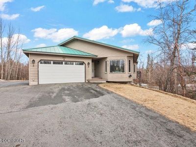 1561 N Landmark Dr