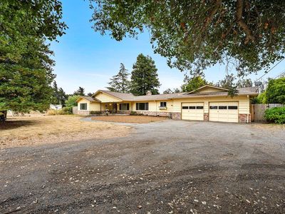 410 E Railroad Avenue