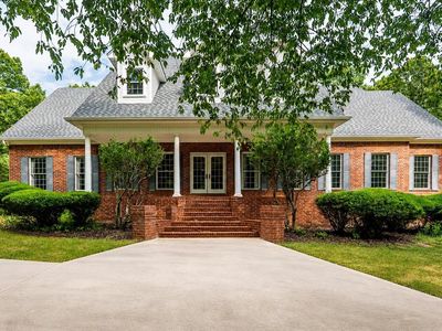 4700 Ridgefield Ln