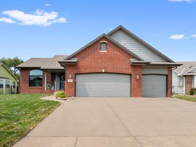 422 E Cheyenne Ct