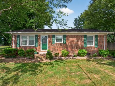 1201 Earl Ave