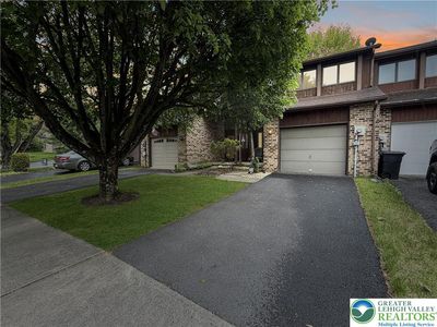 Property at 1736 Falcon Dr, Bethlehem, PA