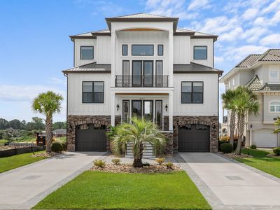842 Waterton Ave.