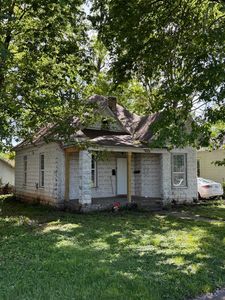946 W Poplar Street