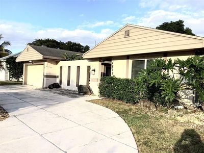 4602 Norfolk Island Pine Drive