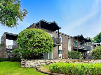 6359 N Ridge Ave APT 302