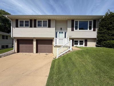 2211 Del Monaco Dr