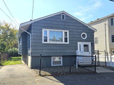 75 Standish Rd