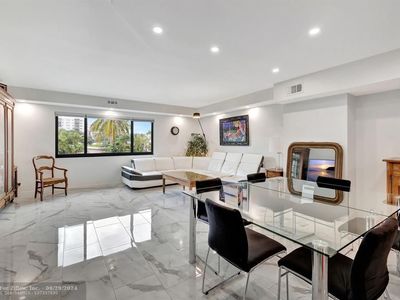 3217 NE 13th St APT 102