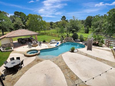 20 Lakefield Blvd