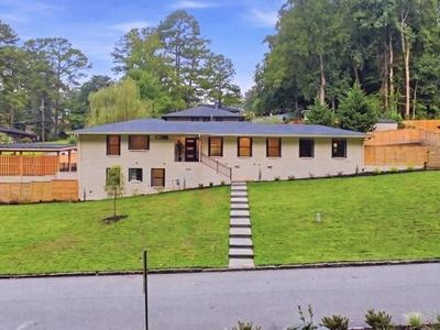 1447 Skyhaven Rd SE