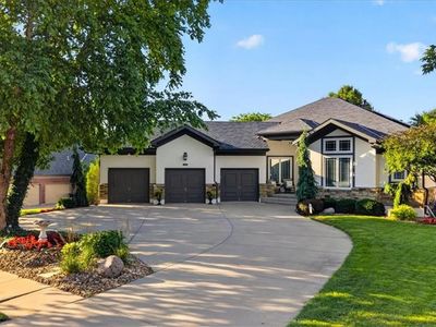 2313 NE Lake Breeze Ln