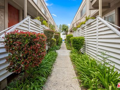 18333 Hatteras St Unit 20