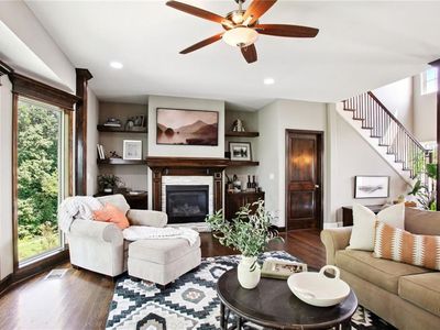 5985 Thousand Oaks Dr