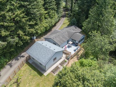 829 NE Newport Heights Dr