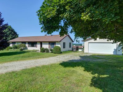 11869 Center Rd
