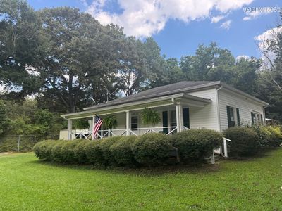 254 College St
