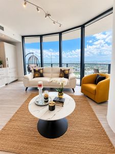 55 SW 9th St APT 3308