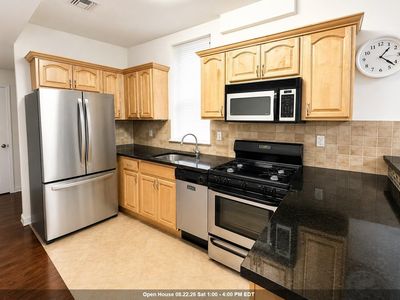 Property at 395 2nd St #302-3R, Jersey City, NJ