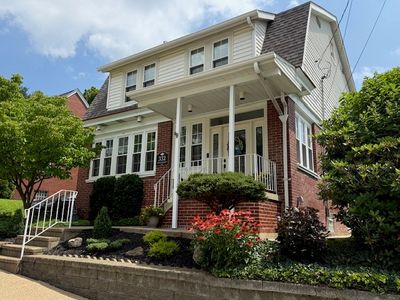 332 James St