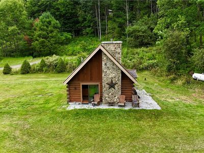 196 Log Cabin Ln