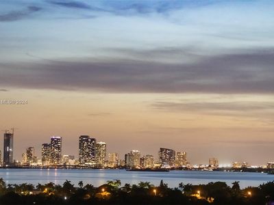 6039 Collins Ave APT 1530