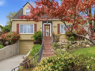 709 E 11th Ave N