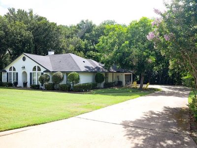 203 Covey Ln