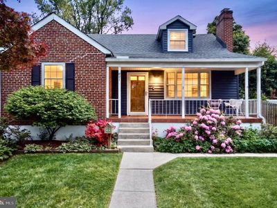 621 Woodsdale Rd
