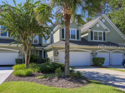221 Farnsleigh Avenue