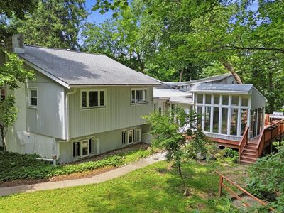 1132 Lindsay Ln