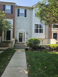 208 Comstock Dr