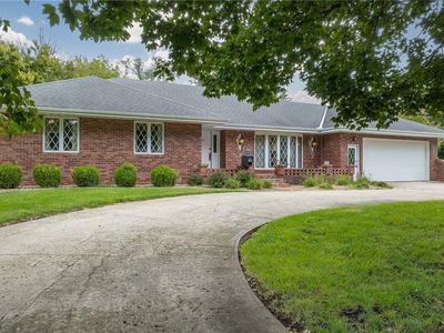 700 N Alanthus Ave