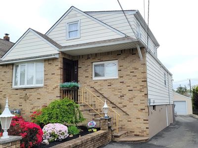 749 Teneyck Ave