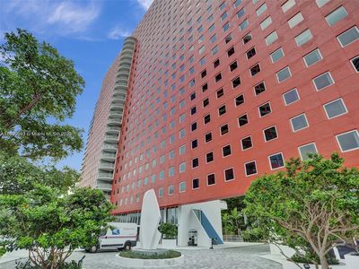 1627 Brickell Ave APT 605