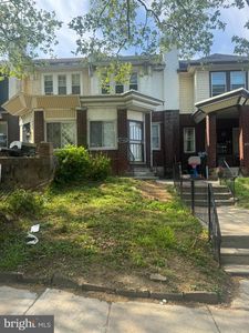 1944 W Godfrey Ave