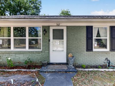 307 Thompson St